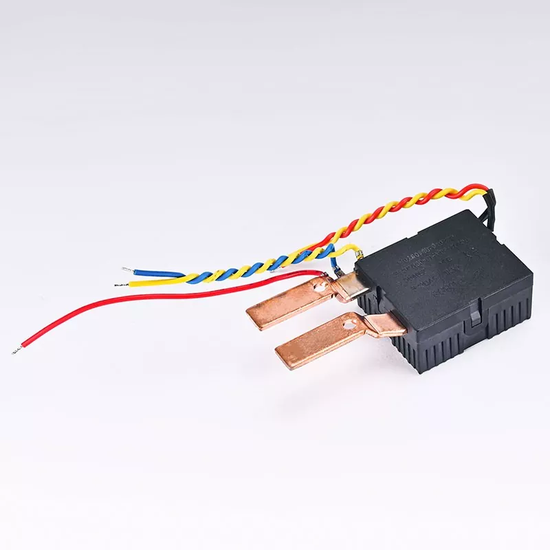 Rơle chốt loại đường ray 4P một pha 80A